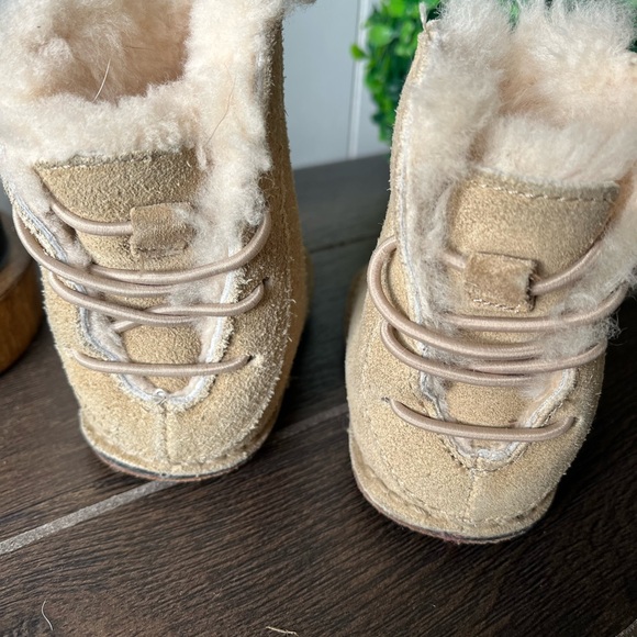 UGG Boo Boot Baby Infant Leather Sheepskin Size Small - Picture 13 of 13